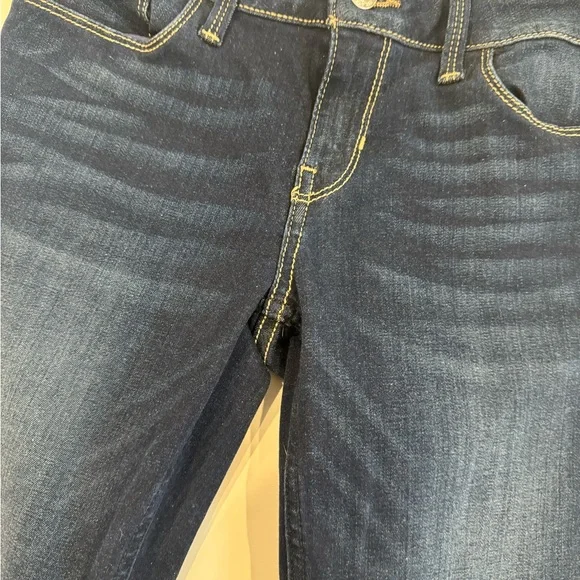 2/$20 Women's Guess Power Skinny Dark Blue Jeans - Picture 3 of 8
